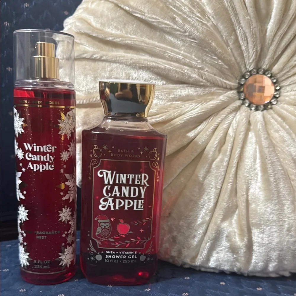 Bath & Body Works Winter Candy Apple Fragrance Mist and Shower Gel Set - Red - Picture 1 of 1